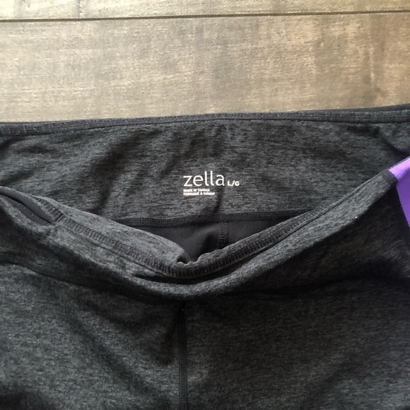 Zella large sheet and purple stripe leggings - Picture 4 of 5